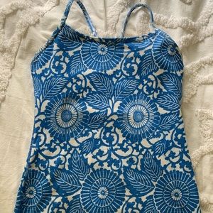 Lululemon POWER Y tank with padding